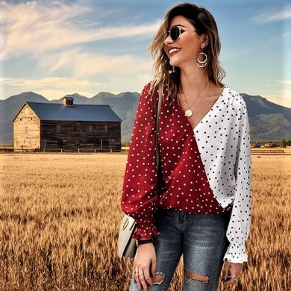 Polka-Dot, V-Neck Top. Size Small & Medium. New